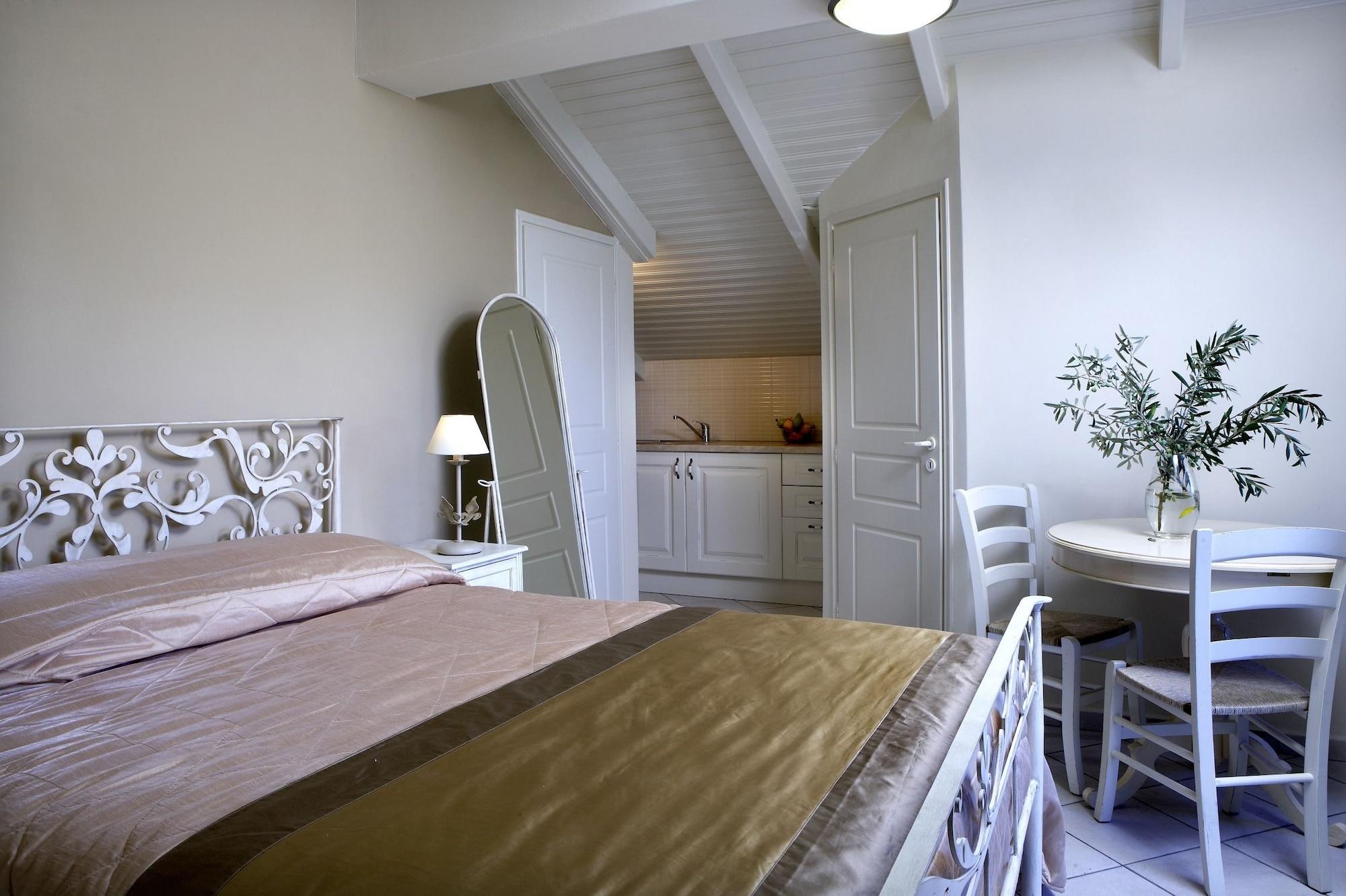 Dafnoudi Hotel Apartments Antipata  Экстерьер фото