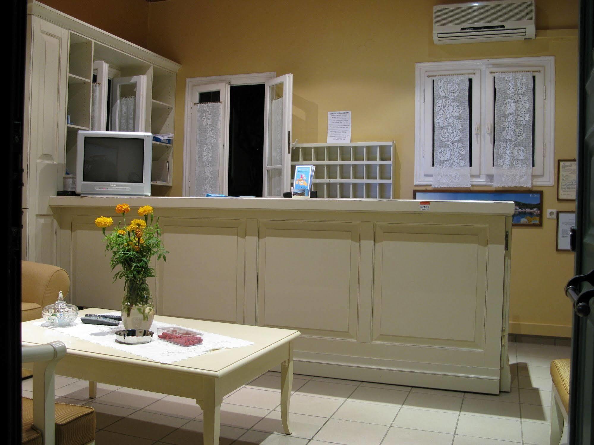 Dafnoudi Hotel Apartments Antipata  Экстерьер фото